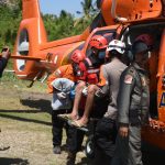Tim SAR terus melakukan evakuasi terhadap para korban Gempa (SAR Maumere)
