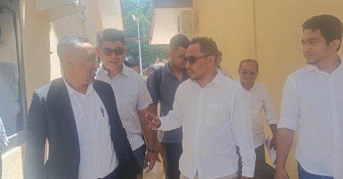 Rian Van Frits Kapitan, Imbo Tulung serta tersangka TL (dua dari kiri) setelah rehat pemeriksaan (yandry/kupangterkini.com)