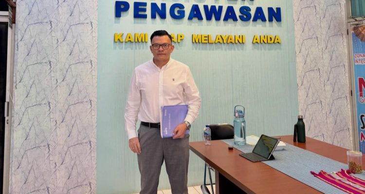 Fransisco Bessi, Penasehat Hukum Kajari Yupiter Selan.