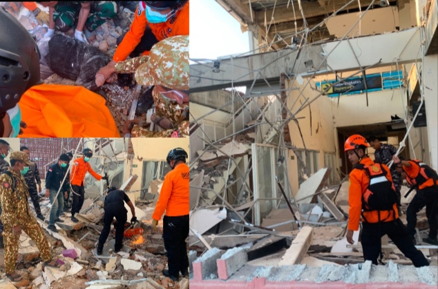 Tim SAR saat melakukan proses evakuasi korban gempa bumi (Basarnas Maumere)