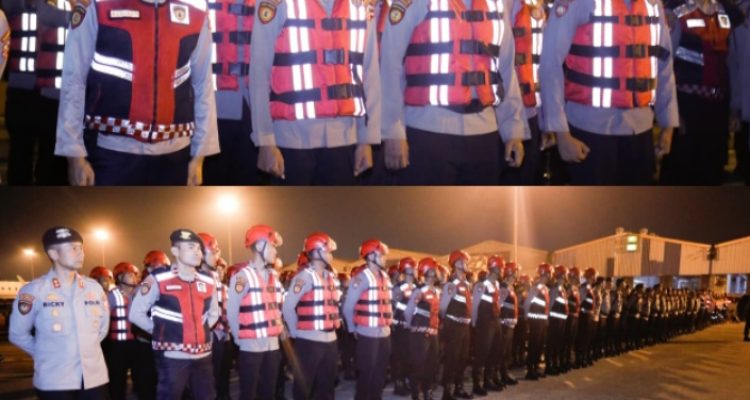 Personel Polri diberangkatkan menuju Nagekeo, lokasi gempa Personel Polri diberangkatkan menuju Nagekeo, lokasi gempa