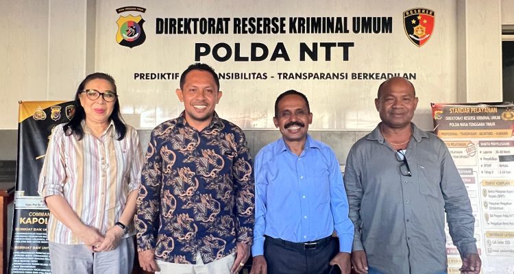 Tim Advokat Dr Harun saat mendatangi Polda NTT