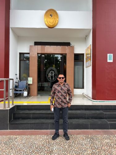 Rian Fan Frits Kapitan, Advokat Dr. Harun Natonis (ist)