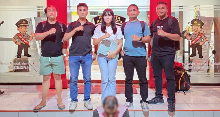Pelaku persetubuhan terhadap anak saat diamankan (ist) Pelaku persetubuhan terhadap anak saat diamankan (ist)