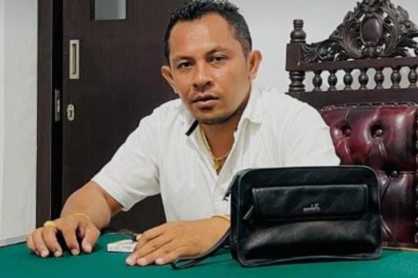 Advokat tiga tersangka DPRD TTU non aktif, Rian Van Frits Kapitan (yandry/kupangterkini.com)