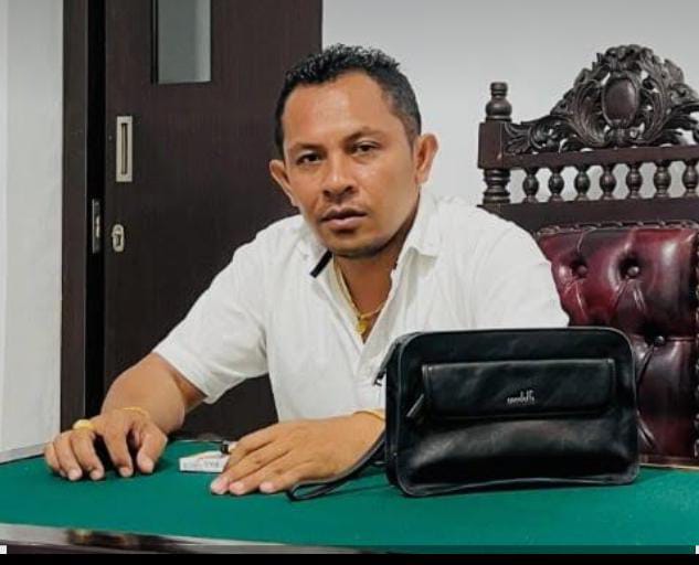 Advokat tiga tersangka DPRD TTU non aktif, Rian Van Frits Kapitan (yandry/kupangterkini.com)