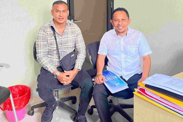 Rian Kapitan bersama Mokrianis Lay